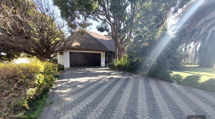 To Let 4 Bedroom Property for Rent in Flamwood North West